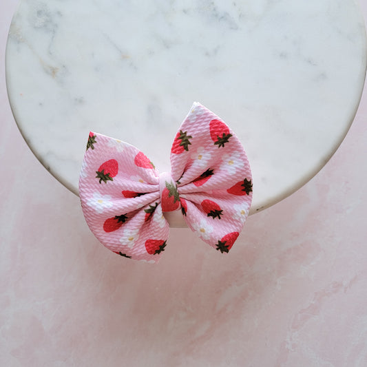 Strawberries Classic Bow
