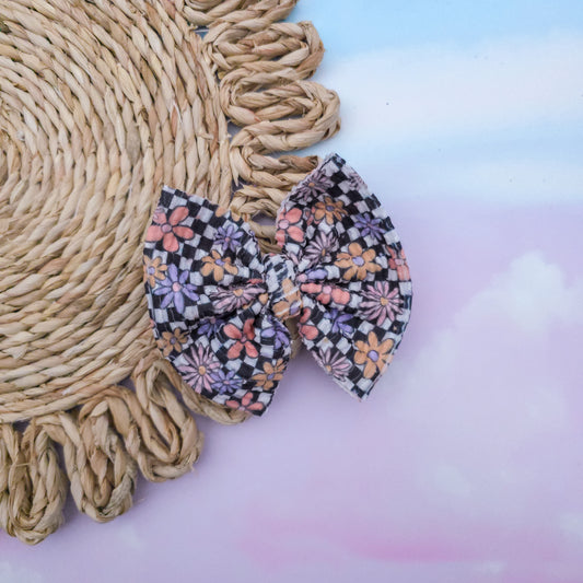 Checkered Daisies Classic Bow