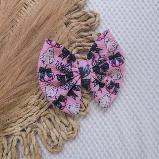 Ghosty Girl Classic Bow