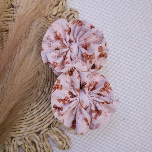 Neutral Bows Ruffle Piggies