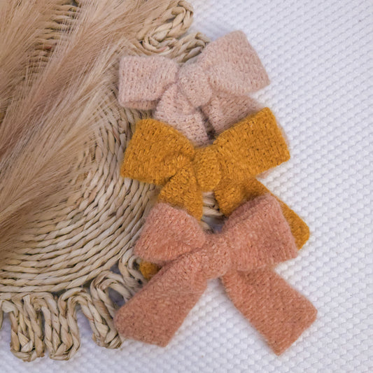 Cozy Sweater Oversize Pinwheel Bow Set