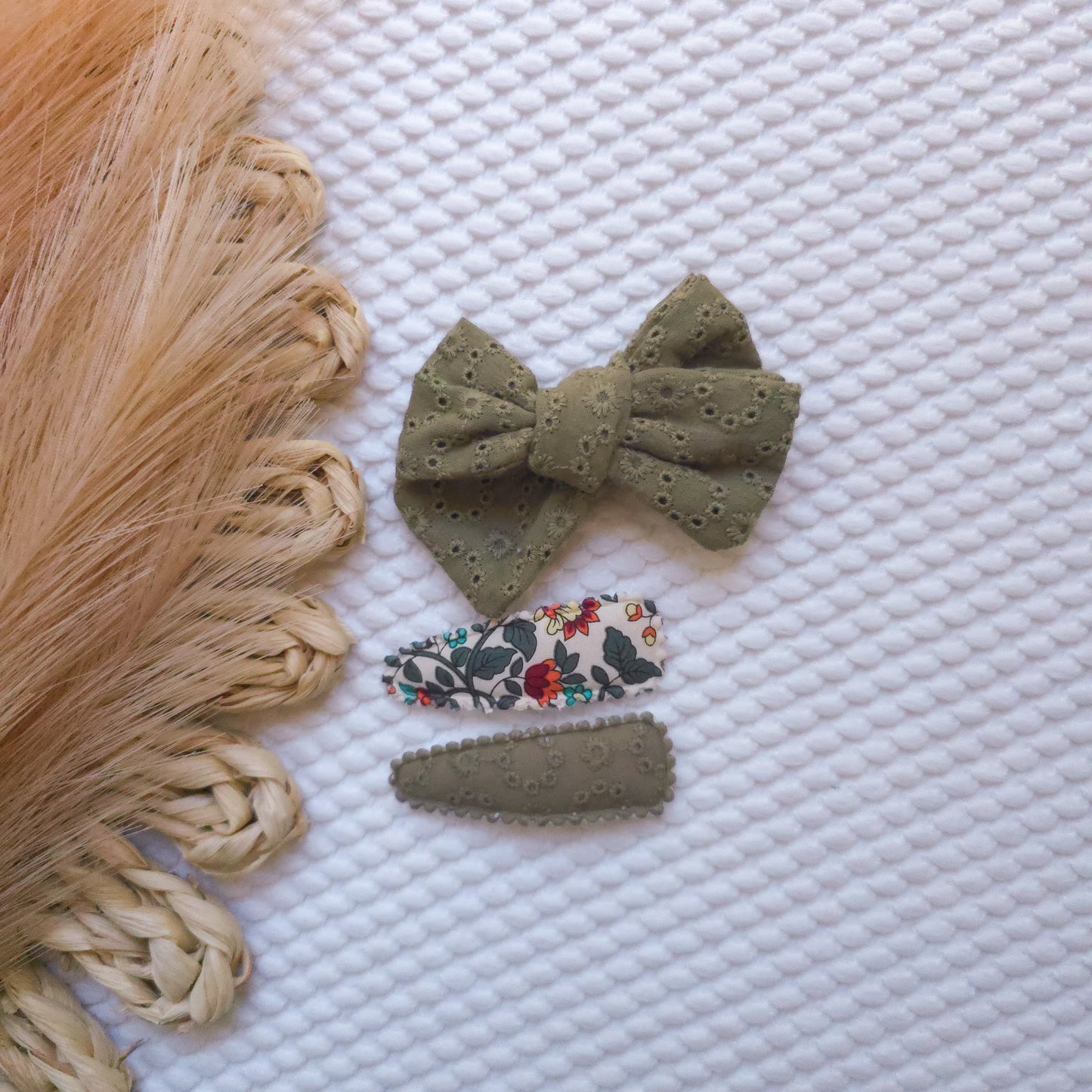 Olive Bow & Clip Set